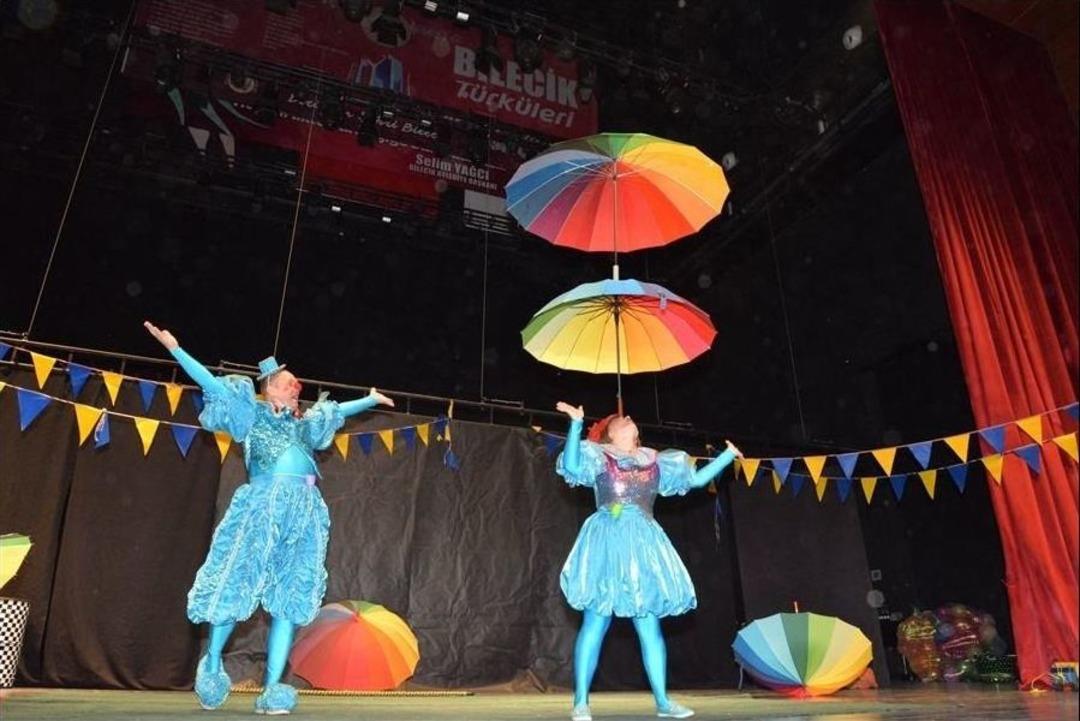 Uluslararası Rus &Ccedil;ocuk G&ouml;sterisi &rsquo;&rsquo;sevimli Patiler&rsquo;&rsquo; Bilecik&rsquo;te &Ccedil;ocukları Coşturdu