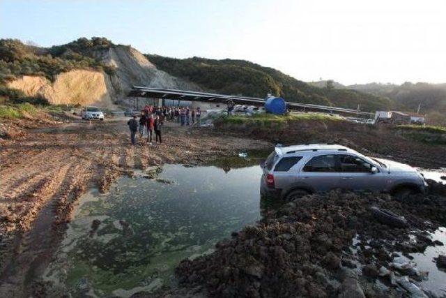 Polisten Kaçarken Bataklığa Saplandı