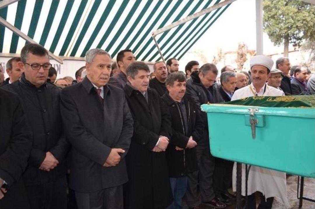 Tanrıverdi&rsquo;nin Babası Toprağa Verildi