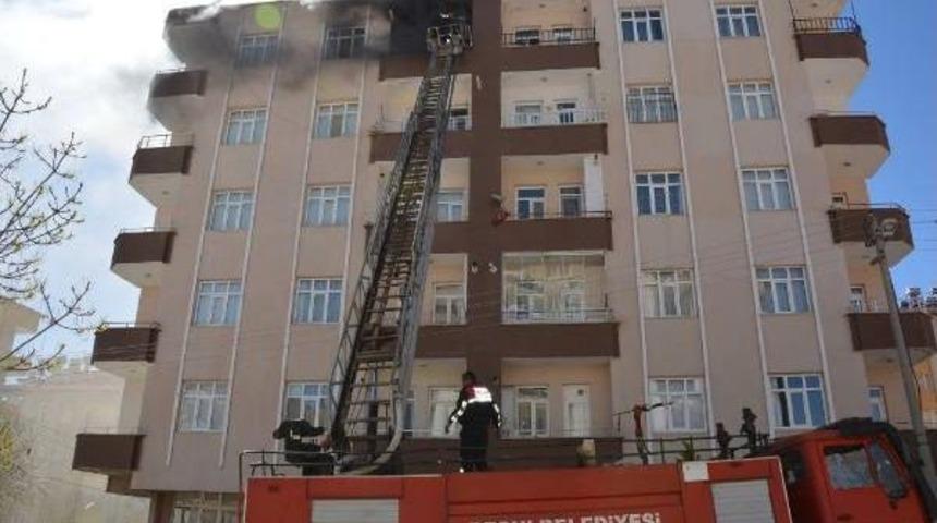 Besni'de Yangın: 3 Yaralı