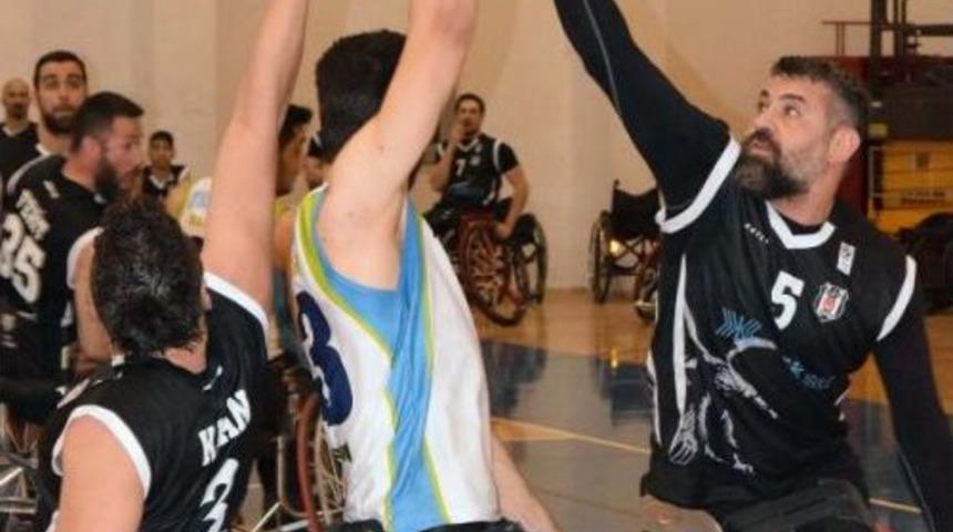 Balıkesir B&uuml;y&uuml;kşehir Belediyespor Lideri Yendi