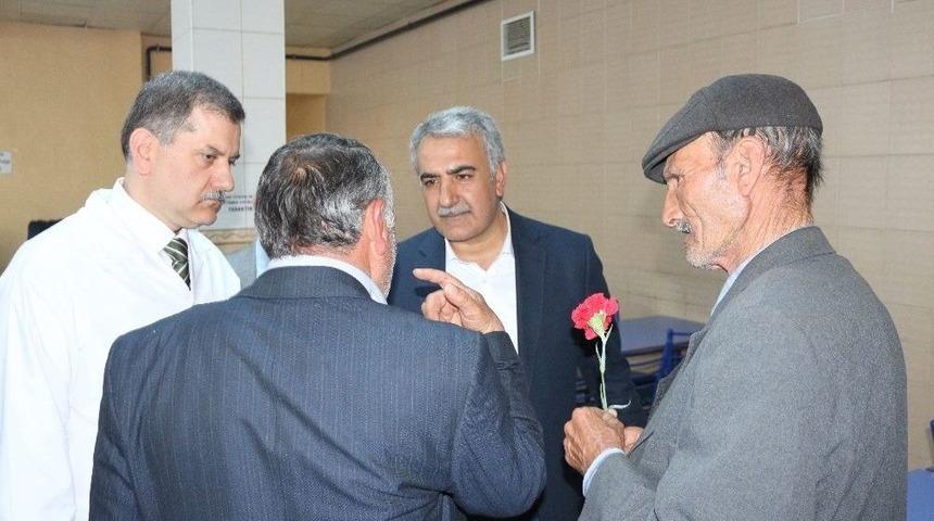 Milletvekili Ağralı, Referandum &Ccedil;alışmalarını S&uuml;rd&uuml;r&uuml;yor