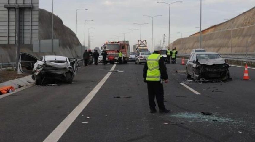 Osmangazi K&ouml;pr&uuml;s&uuml; Yolunda Zincirleme Kaza: 1 &Ouml;l&uuml;, 5 Yaralı