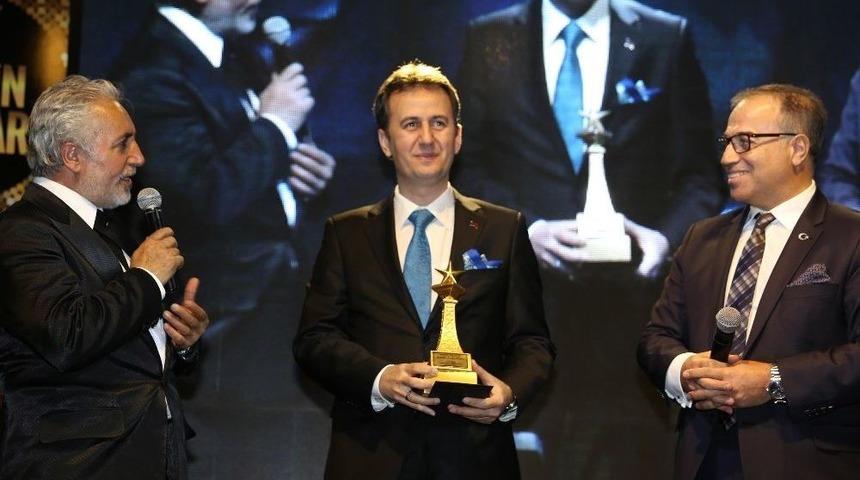 Gt&uuml; Rekt&ouml;r&uuml; Prof. Dr. G&ouml;rg&uuml;n &lsquo;yılın Rekt&ouml;r&uuml;&rsquo; Se&ccedil;ildi