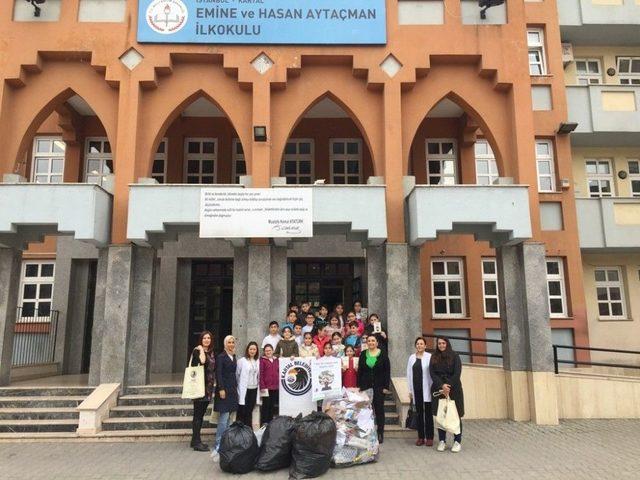 Kartal Belediyesi’nden Atığını Getiren 9 Okula 900 Kitap Hediye