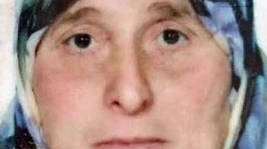 Trabzon&rsquo;da Başına Kar Yığını D&uuml;şen Kadın Hayatını Kaybeti