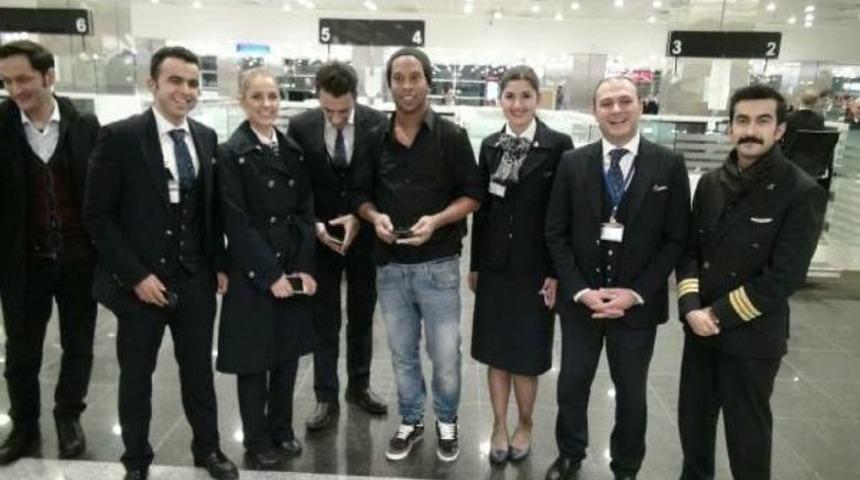 Brezilyalı Efsane Futbolcu Ronaldinho İstanbul'da
