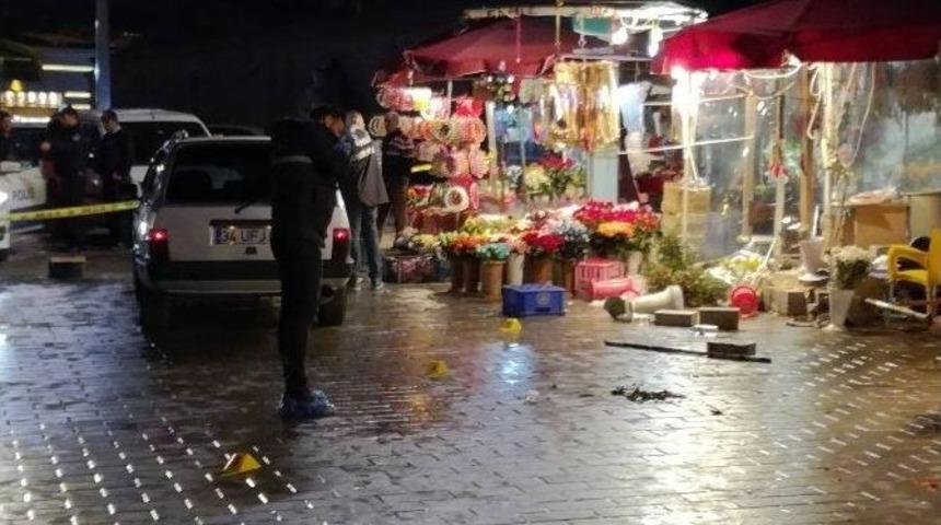 Taksim Meydanı’nda Çiçekçiler Kavga Etti: 2 Yaralı