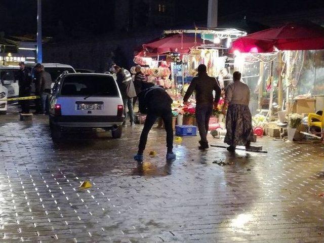 Taksim Meydanı’nda Çiçekçiler Kavga Etti: 2 Yaralı