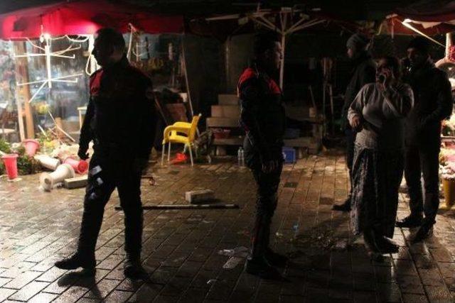 Taksim'de Çiçekçi Kavgası: 2 Yaralı