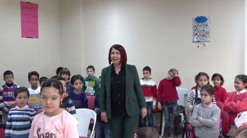 Suriyeli &Ccedil;ocuklar Eğitimlerini S&ouml;mestrde Kent Enstit&uuml;s&uuml;nde S&uuml;rd&uuml;rd&uuml;