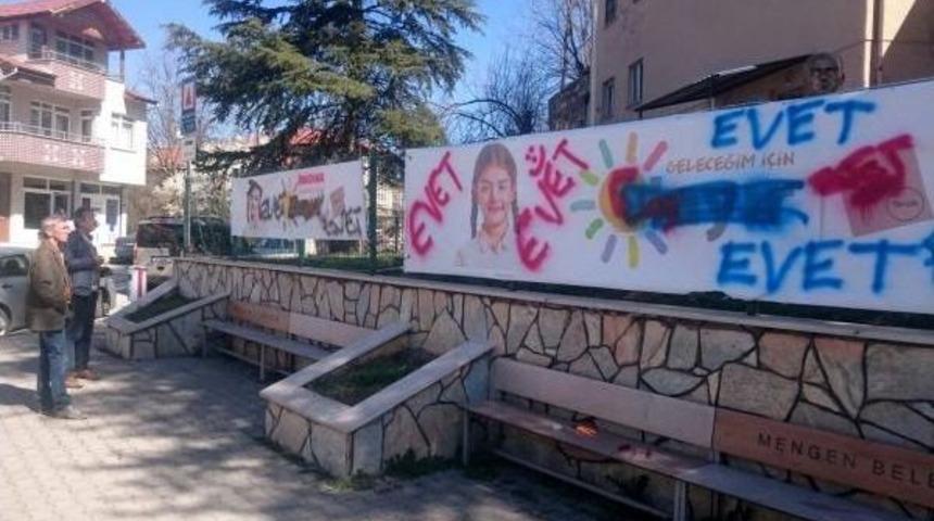 Chp'nin 'hayır' Afişi Ikinci Kez Tahrip Edildi