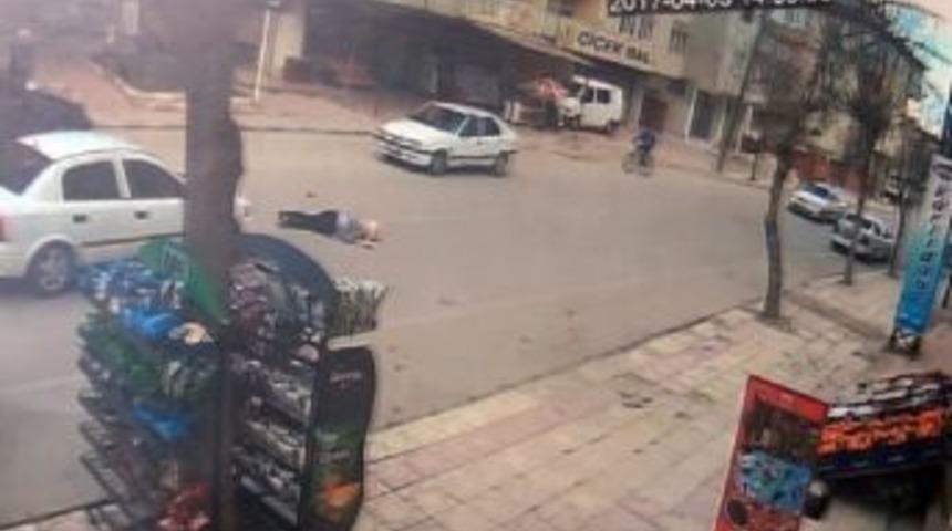 Otomobilin Gen&ccedil; Kıza &Ccedil;arptığı An Kamerada