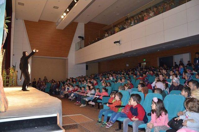 Bozüyük’te Çocuklar İçin Tiyatro Şöleni