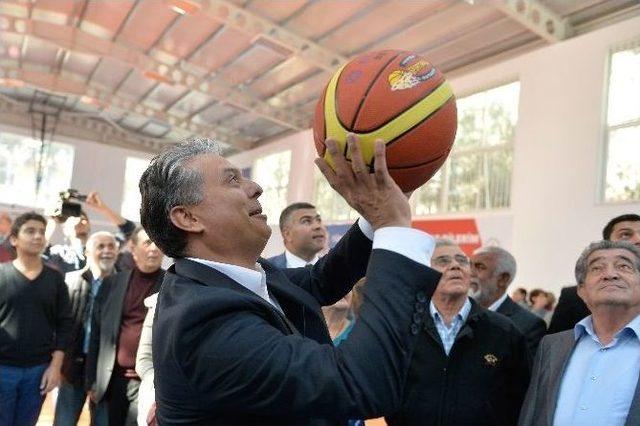 Muratpaşa’da Herkes İçin Her Yaşta Spor