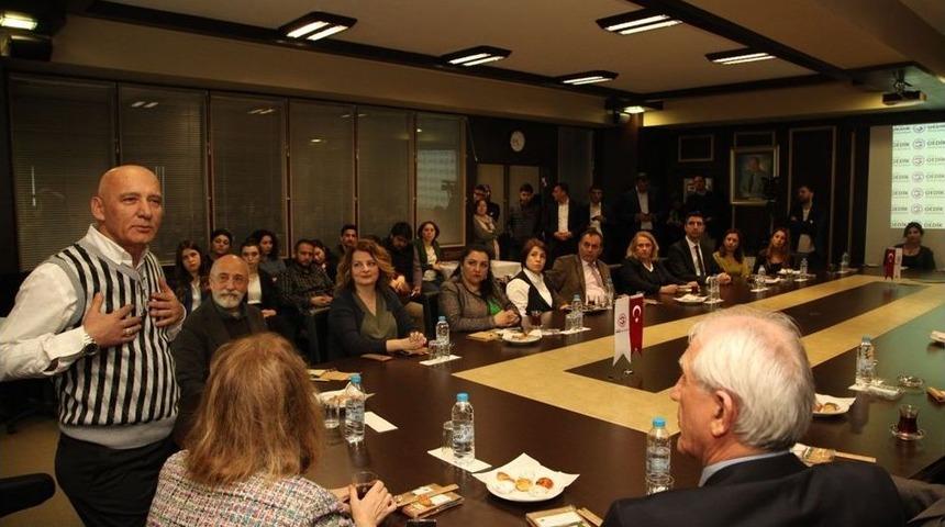 Başkan Altınok &Ouml;z: "nasıl Bir Belediye, Nasıl Bir Belediyecilik" Paneline Katıldı