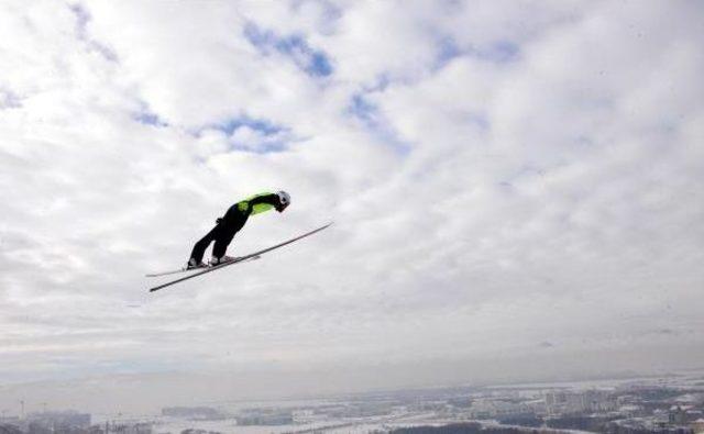 Kayakla Atlayıp, G&ouml;ky&uuml;z&uuml;n&uuml; Renklendirdiler 3