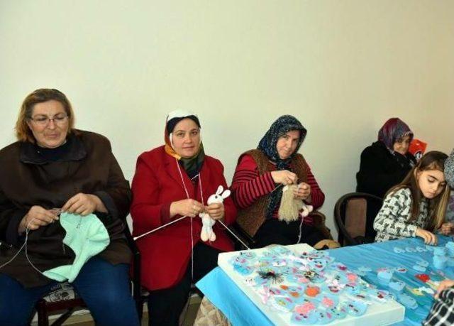 Engelli Kadınlar, &Uuml;reterek Hayata Bağlanıyor 3