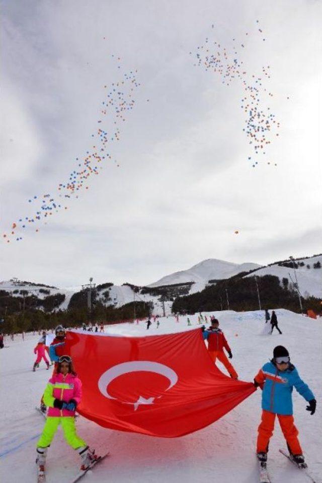 Palandöken'de Minik Kayakçıların Muhteşem Gösterisi