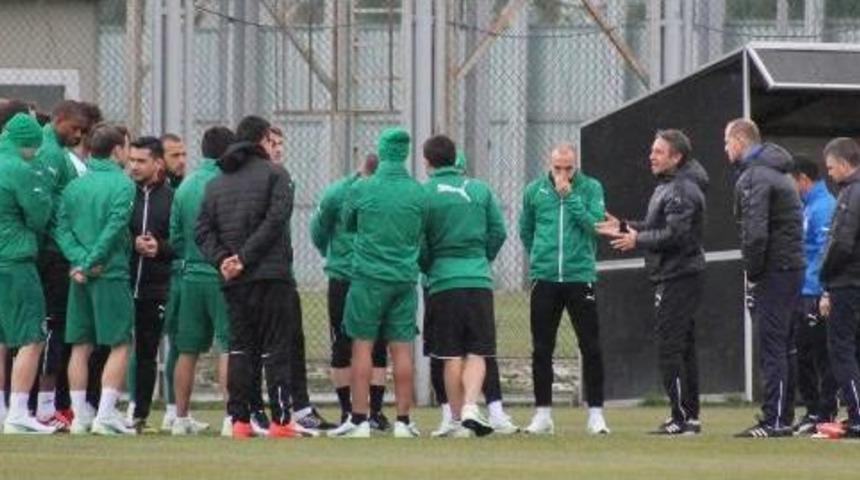 Bursaspor Tempo D&uuml;ş&uuml;rm&uuml;yor