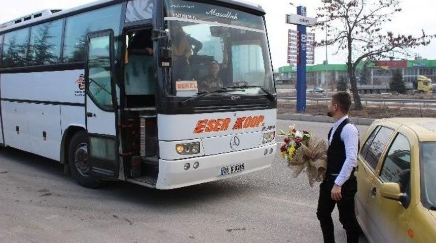 (&ouml;zel Haber) İş&ccedil;i Emek&ccedil;isinin Evlenme Teklifi B&ouml;yle Olur