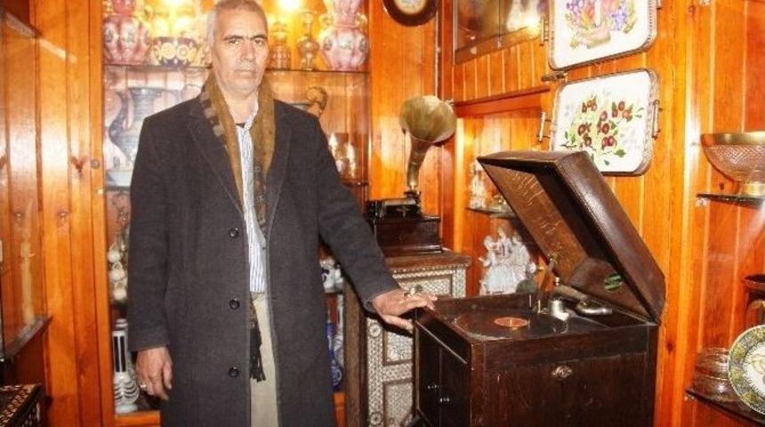 Tarihi Gramofonlar M&uuml;zeleri S&uuml;sl&uuml;yor