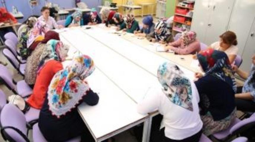 B&uuml;y&uuml;kşehir Belediyesinin Kurs Kayıtlarına Yoğun İlgi