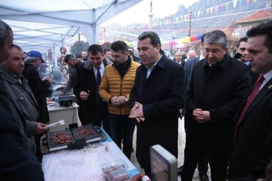 Vali &Ccedil;elik, D&ouml;vme Sucuk Festivali&rsquo;ne Katıldı