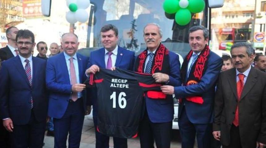 Orhangazispor&rsquo;A Bursa B&uuml;y&uuml;kşehir&rsquo;Den Otob&uuml;s