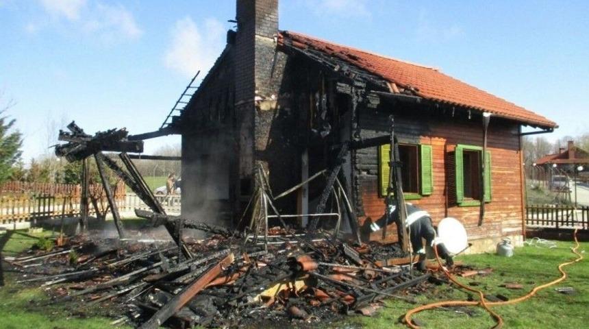 G&ouml;n&uuml;ll&uuml; İtfaiyecilerden Yangına Hızlı M&uuml;dahale