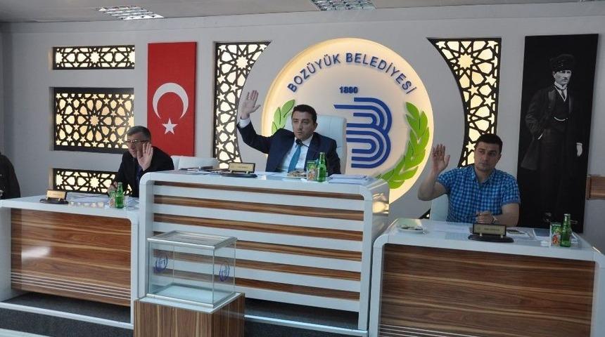 Boz&uuml;y&uuml;k Belediye Meclisi Nisan Ayı Meclis Toplantısı Yapıldı