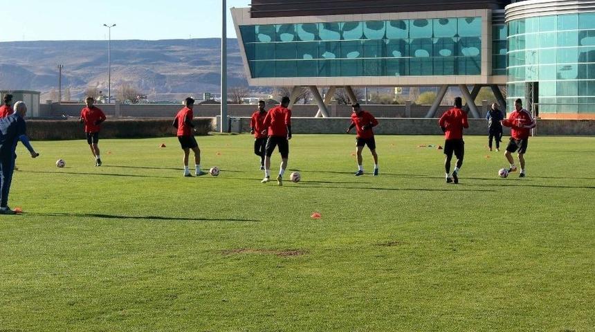 Kayserispor Kupada Oynayacağı Fenerbah&ccedil;e Ma&ccedil;ı Hazırlıklarına Devam Ediyor