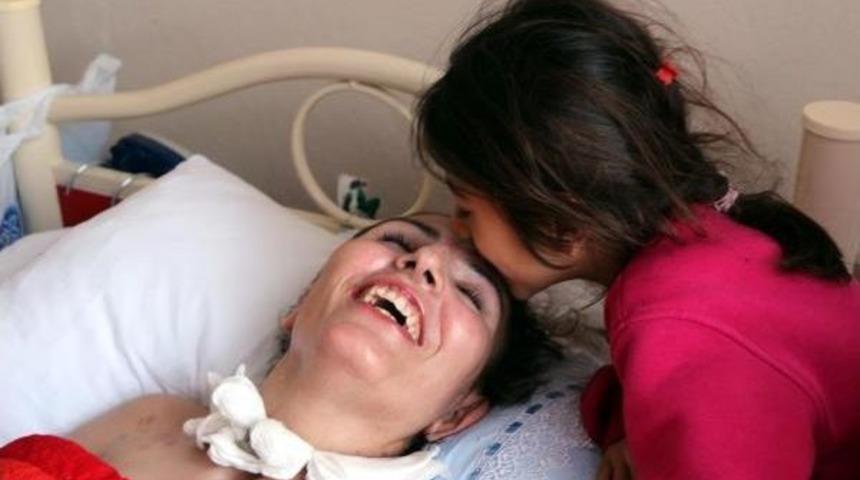 Gebelik Zehirlenmesi Ge&ccedil;iren 3 &Ccedil;ocuk Annesi Yatalak Kaldı