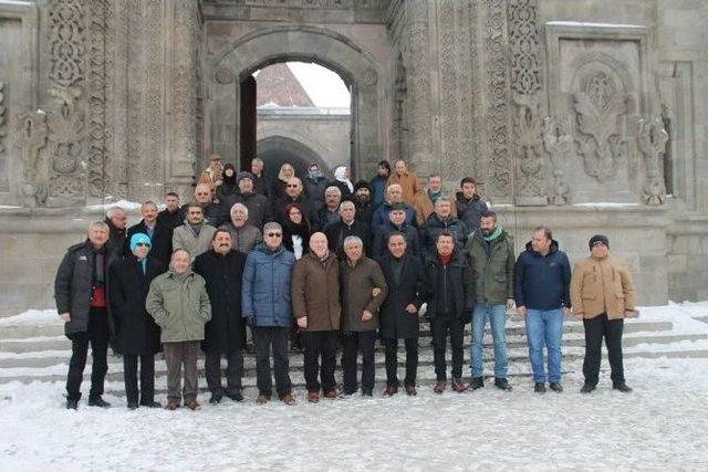 Tgk’na Bağlı Federasyon Ve Cemiyet Başkanları Büyükşehir Belediyesi Ve Dagc’nin Ev Sahipliğinde Erzurum’da Biraraya Geldi