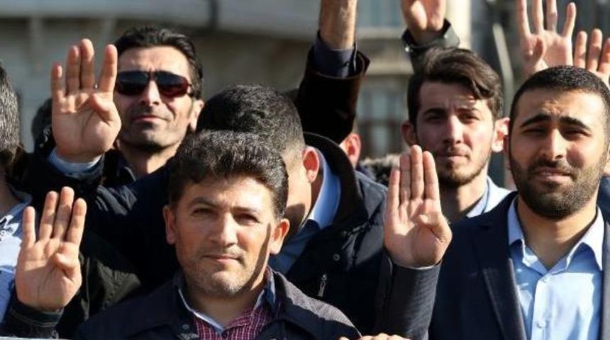 15 Temmuz Derneği &Uuml;yeleri Kılı&ccedil;daroğlu'nu Protesto Etti