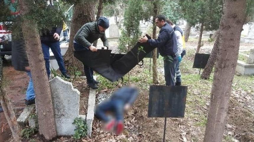 Mezarlıkta Ş&uuml;pheli &Ouml;l&uuml;m