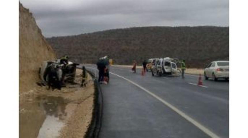 Mardin&rsquo;de Trafik Kazası: 1 &Ouml;l&uuml;, 2 Yaralı