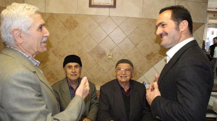 Ak Parti&rsquo;li Yıldız, Kasımpaşa Esnafını Ziyaret Etti