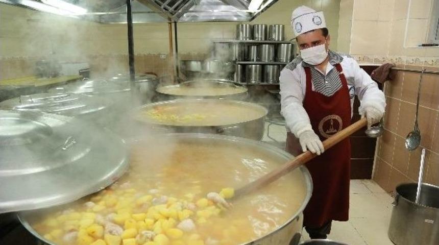 Şahinbey 2016 Yılında 2 Milyon 252 Bin Kişiye Sıcak Yemek İkram Etti