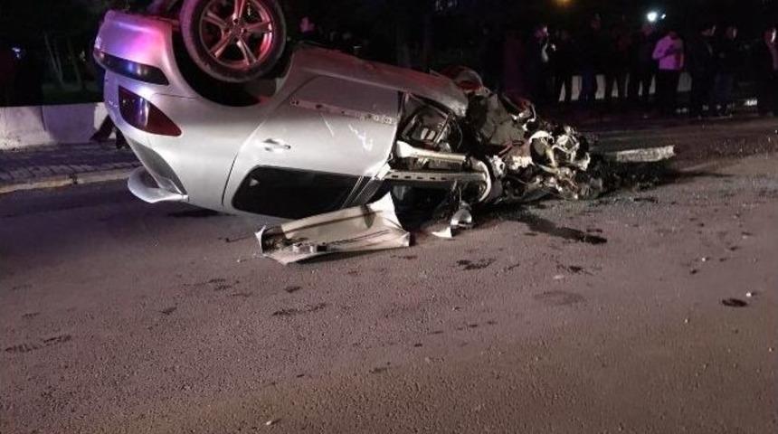 Ters D&ouml;nen Ara&ccedil;ta Sıkışan S&uuml;r&uuml;c&uuml;y&uuml; İtfaiye Ekipleri Kurtardı