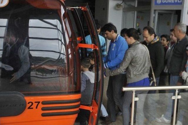Antalya’da Teleferiğe Vatandaşlardan Büyük İlgi 1