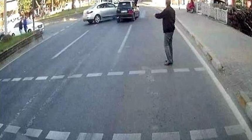 Aydın’da Aşırı Süratli Otomobil Yaşlı Adama Çarptı