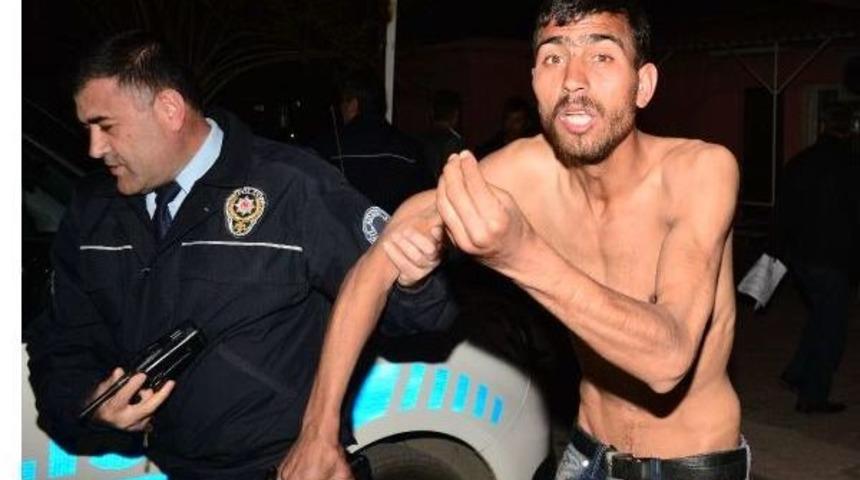 Zabıtaların Kendisini D&ouml;vd&uuml;ğ&uuml;n&uuml; Iddia Edip, Şikayet&ccedil;i Oldu