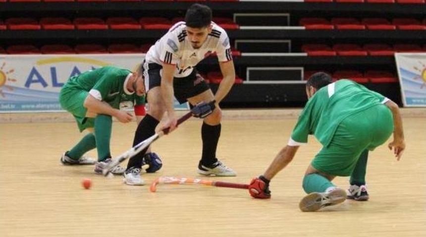 Salon Hokeyinde Şampiyon Gaziantep Polisg&uuml;c&uuml;