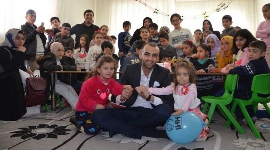 Bitlis İhh&rsquo;dan &lsquo;yetim Karne&rsquo; Şenliği