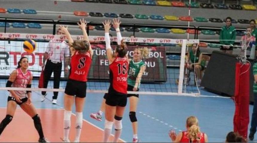 Bursaspor-Yeşil Bayrami&ccedil;: 3-0