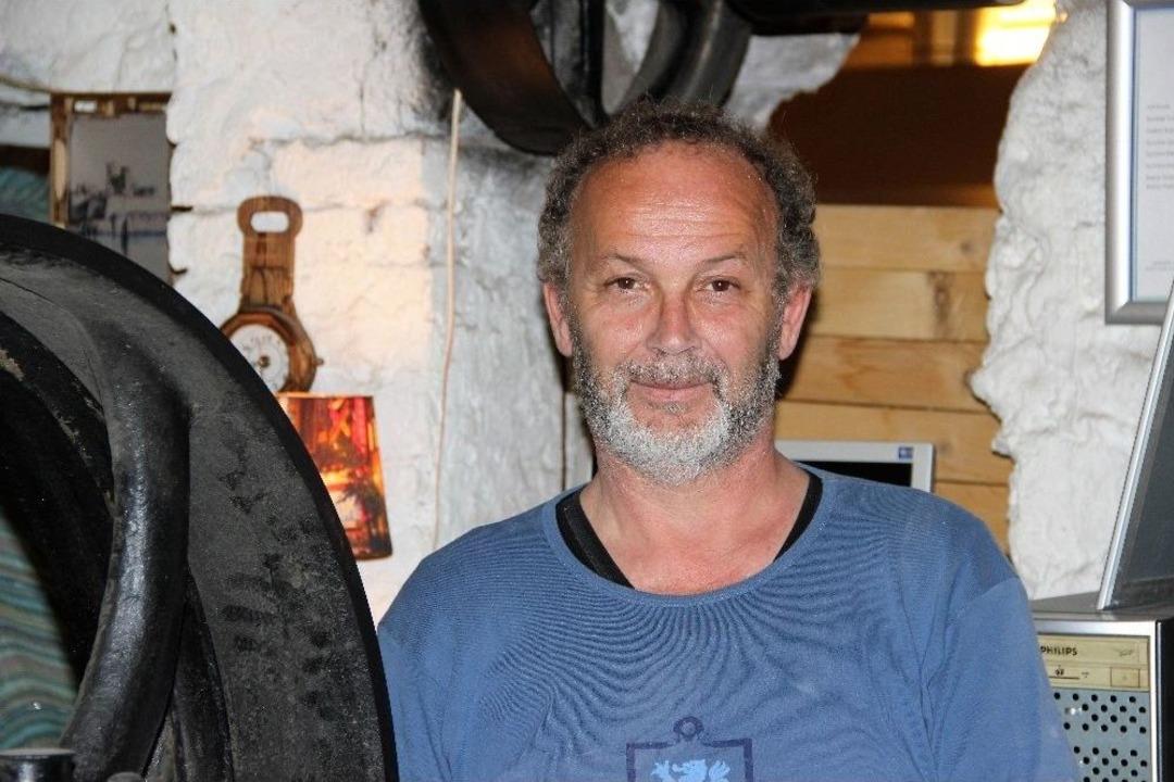 (&ouml;zel)-hababam Sınıfı&rsquo;nın Başrol Oyuncusu Bodrum&rsquo;da Tahta Sandalye &Uuml;retiyor