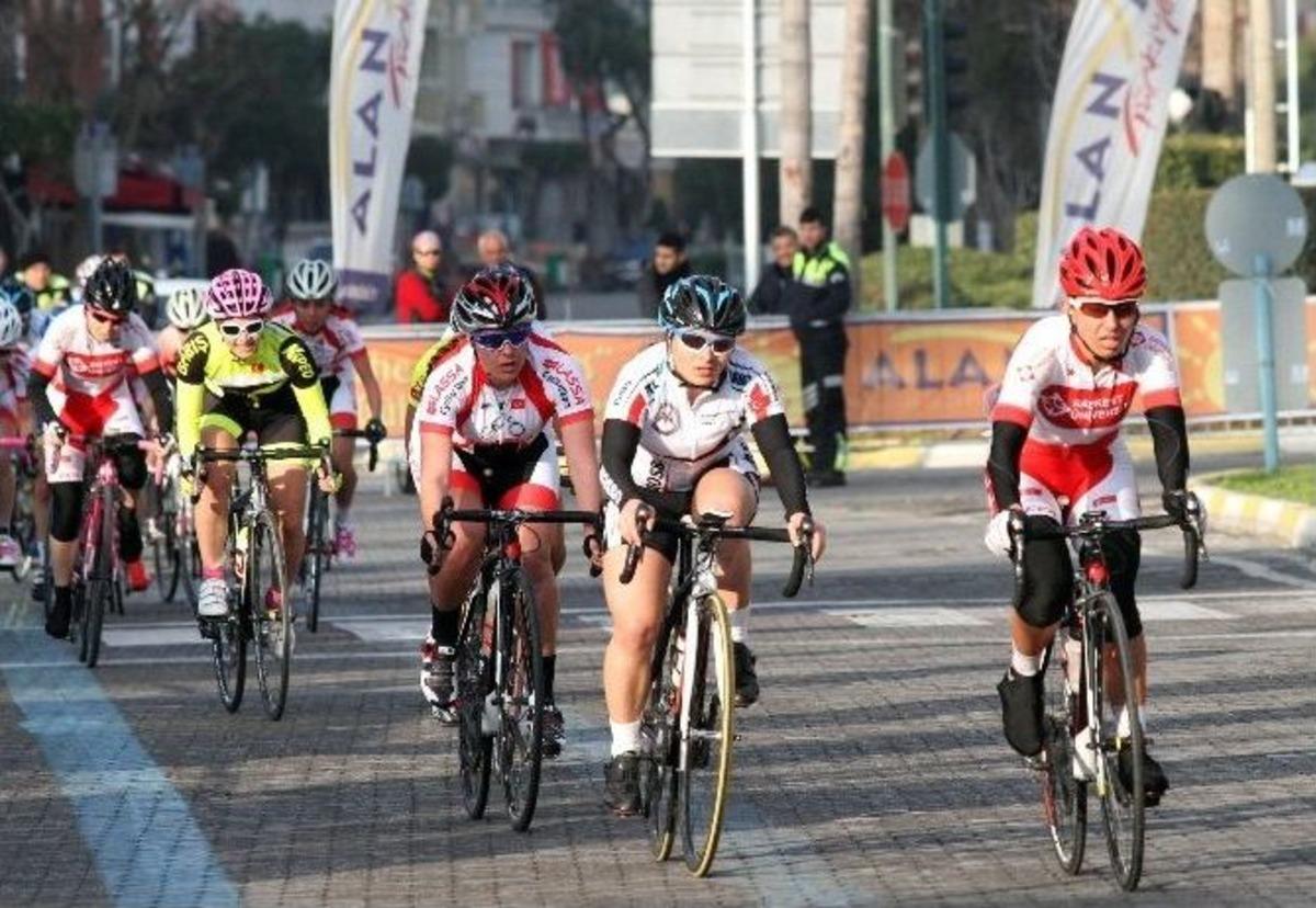 Pedallar Alanya&rsquo;da &Ccedil;evrildi