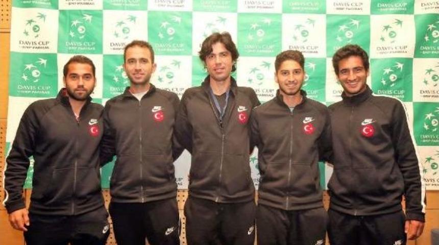 T&uuml;rk Tenis&ccedil;iler Deplasmanda Kıbrıs Rum Kesimi'ni Devirdi