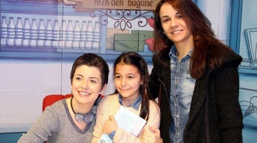 "oyuncu Anne" Şermin &Ccedil;arkacı, Hayranlarıyla Buluştu